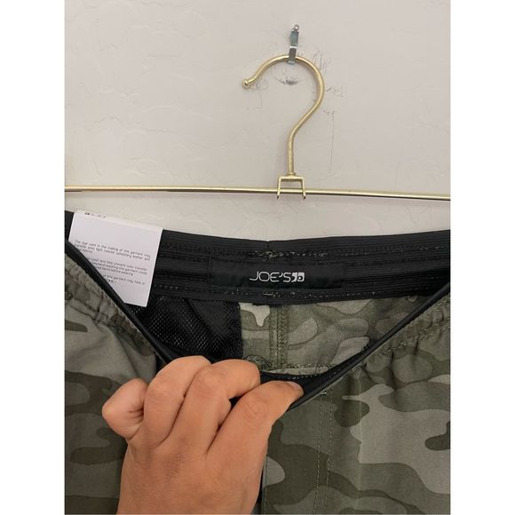 JOE'S JEANS The Jogger Slim Fit In Camo Print Size Large NWT - Picture 6 of 11